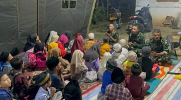 Tiap Malam Satgas TMMD 128 Gebang Mengajari Anak-anak Mengaji