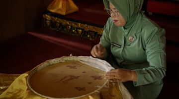 Tangan Terampil Ibu Persit Mengangkat Sulam Peniti Pariaman Bernilai Ekonomi
