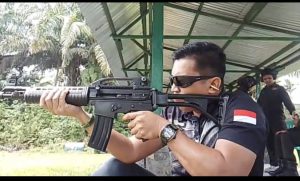 Ali Ibrahim.ST / JZ 01 CWH Anggota RAPI Wilayah Nagan Raya Provinsi Aceh Mengikuti Kegiatan Latihan Menembak.
