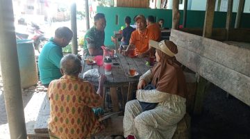Sambangi Kepala Desa Dan Warga Binaan, Babinsa 0201-14/PB Berikan Himbauan Tentang Kerukunan Dan Keamanan Di Wilayah