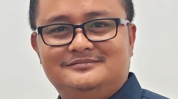 Memakai Kertas Sele – Sele Wakil Ketua DPRD Kab.Nias Menyesal, Ikhtisar Penjelasan Realisasi Pertanggung jawaban APBD Tahun 2025