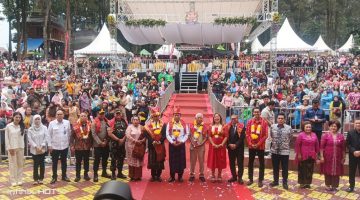 Ketua Komite II DPD RI Badikenita Br Sitepu Hadiri Festival Bunga dan Buah Karo 2026