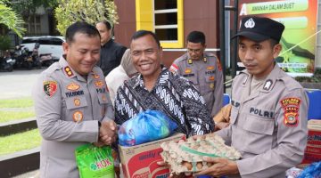 Pelukan Terakhir di Bumi Sepakat Segenep, Kapolres Aceh Tenggara Berpamitan kepada Purnawirawan