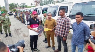 Bupati Aceh Timur Dan DanDim 0104 serahkan bantuan mobil Truk 20 Unit Alat Transportasi KDMP