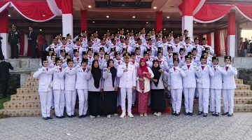 Wakil Bupati Aceh Timur Pimpin Upacara Penurunan Bendera HUT RI ke-8i