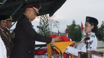 Kapolres Karo Pimpin Upacara Penurunan Bendera HUT ke-81 RI