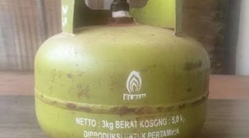 Profesor Sutan Nasomal Meyakini Kelangkaan Gas Elpiji Di Soppeng Akibat Ulah Cukong Kapolda Sulsel Bersama Kapolres Turun Tangan!!