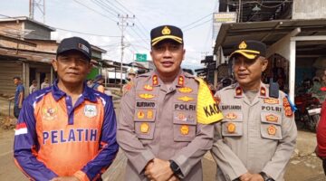AKBP Rujiyanto Dwi Purnomo Pimpin Aksi Bersih Lumpur dan Pengobatan Gratis bagi Korban Banjir