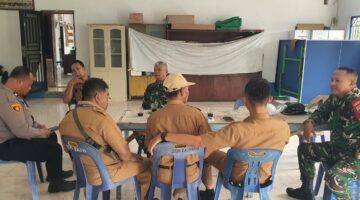 Babinsa Koramil 0201-12/HP Melaksanakan Komsos Bersama Kepala Dusun Desa klumpang Kebun