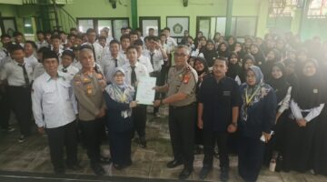 Bangun Generasi Berprestasi, Kapolsek Koja Edukasi Siswa tentang Bahaya Narkoba dan Bullying