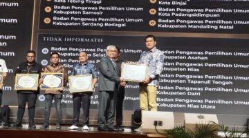 Membanggakan,..!!! Bawaslu Karo Sabet Predikat Informatif, Gemar Tarigan : Pengawasan Hebat Harus Dibarengi Keterbukaan Informasi 