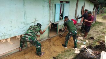 Sentuh Harapan di Balik Dinding Rapuh, Satgas TMMD ke-130 Kodim 0209/LB Rehab Rumah Suroto