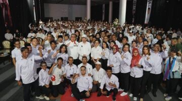 Hadiri Rakorda PSI Bogor di Sentul, Jokowi Ditemani Kaesang Disambut Meriah Para Kader