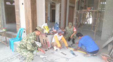 Babinsa Jenar Turun Tangan Rehab Masjid An Nur, Utamakan Gotong Royong dan Keselamatan Kerja