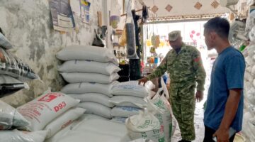 Menjaga Napas Sawah, Babinsa Telusuri Ketersediaan Pupuk untuk Petani