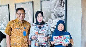 Komitmen Bersama Wani Lawan Narkoba Rafika Duta Anti Narkoba & Kepala BNN Kota Surabaya & dr Zuhrotul Mar’ah Anggota DPRD Surabaya
